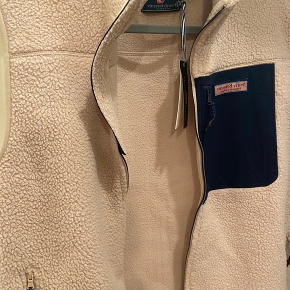 Vest - Picture 3 of 8